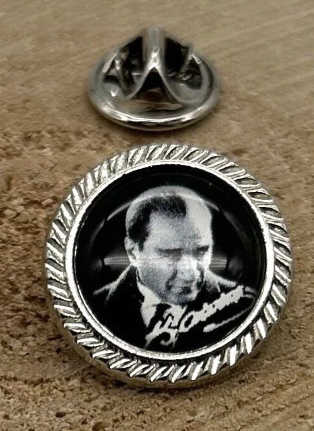 Atatürk Anstecknadel-Pin Black – imza K.Atatürk Yaka Rozeti