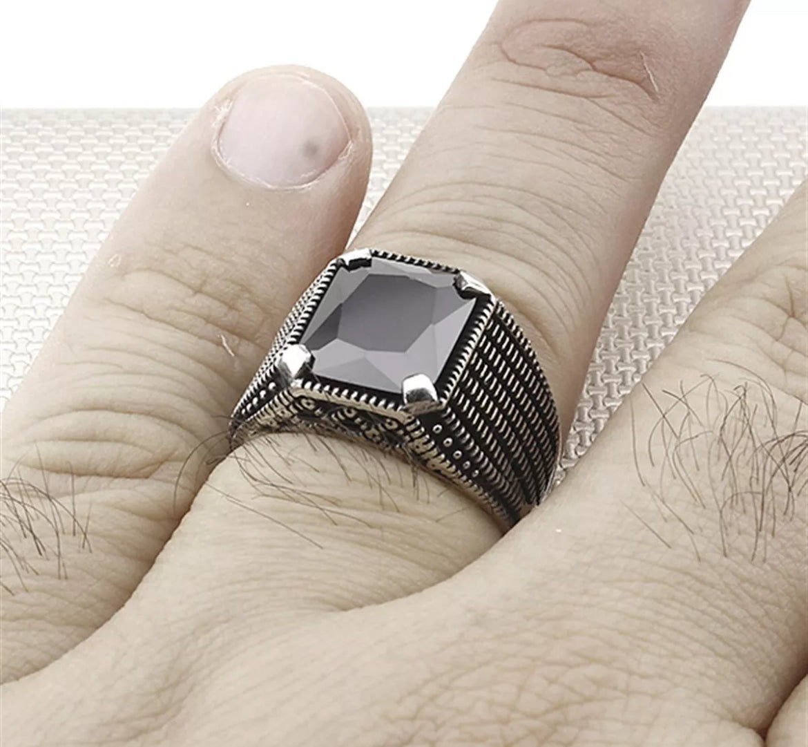 Herrenring 925 Sterling Silber mit schwarzem Zirkonia – Siegelring mit Gittermuster